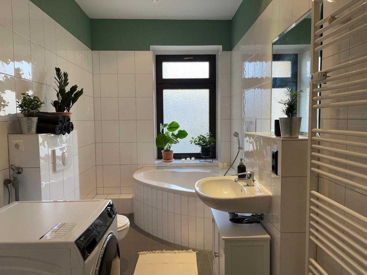 Stilvoller Altbau Mit Balkon - 10 Min To Center Apartment *